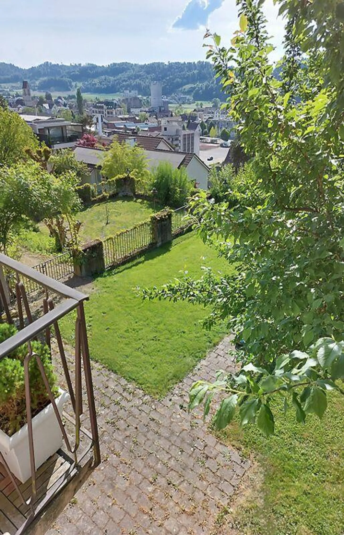Villa élégante de 7,5 pièces avec jardin de style parc - Photo 26 sur 30