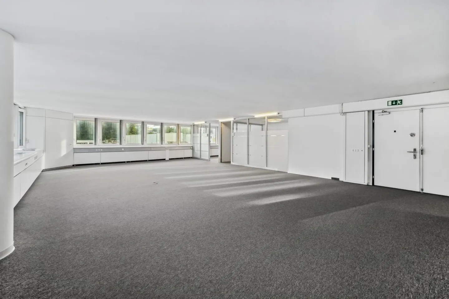 Unique Opportunity! Beautiful Modular Office in the Heart of Crissier! - Photo 11 of 11