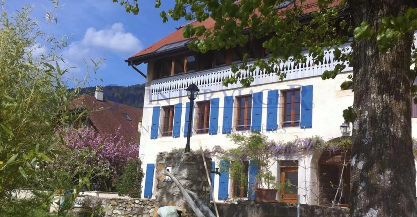 Fontaines-sur-Grandson, Magnificent Village House - Term Sale - Photo 1 of 13