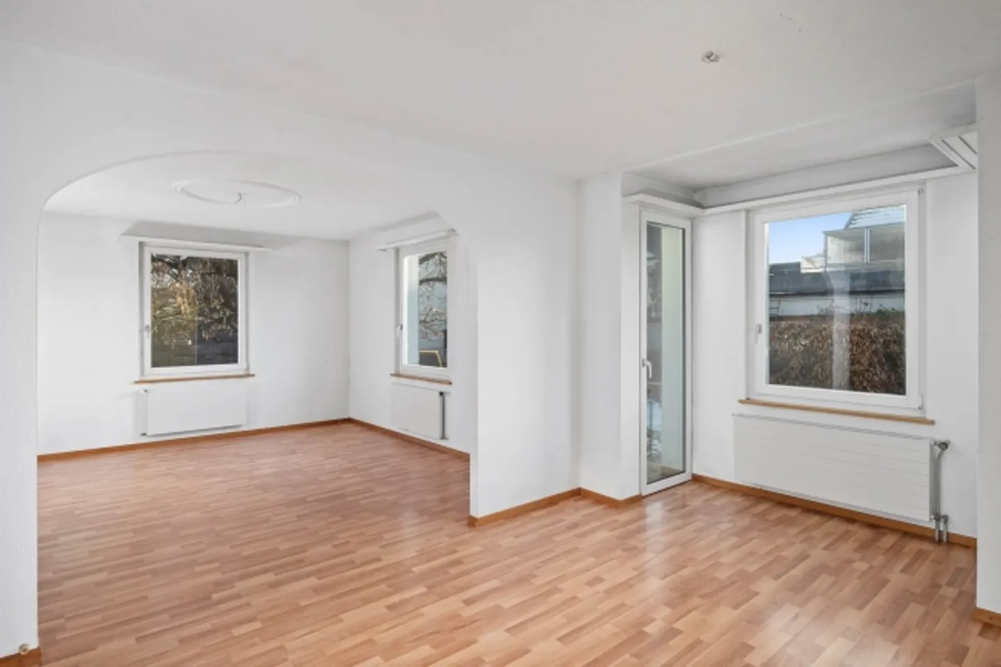 Casa unifamiliare di 5 stanze con riserva di costruzione e giardino in vendita a Wohlen - Foto 2 di 6