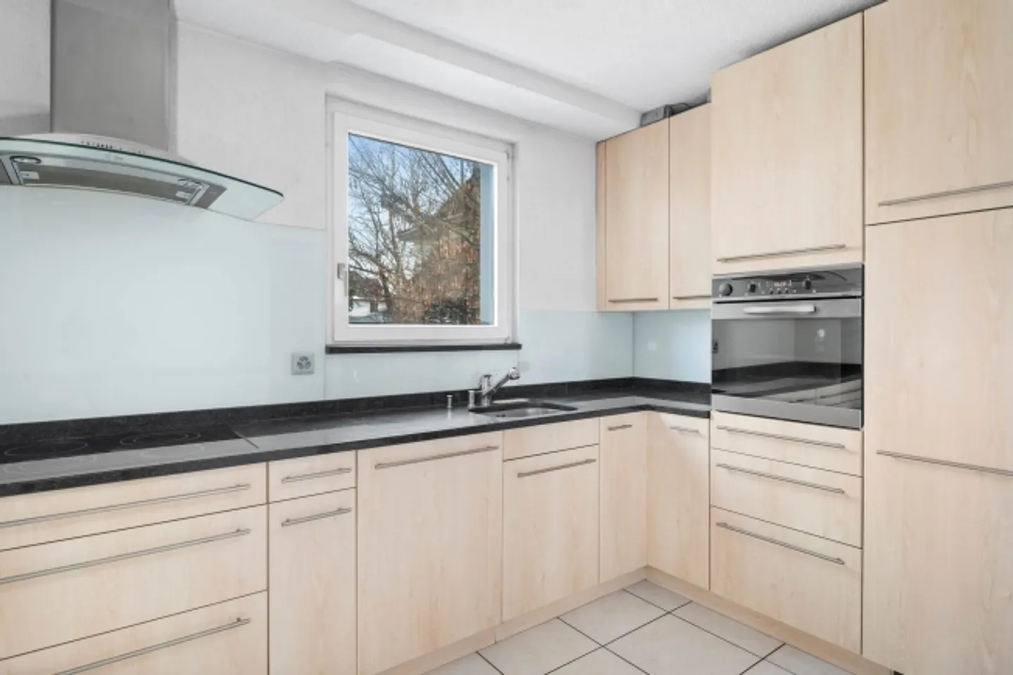 Casa unifamiliare di 5 stanze con riserva di costruzione e giardino in vendita a Wohlen - Foto 3 di 6