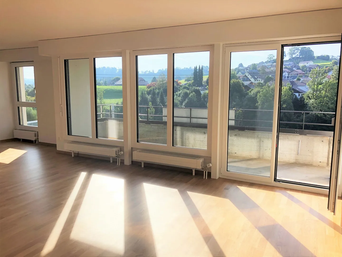 Modern 4.5-room apartment with a view - Photo 2 of 30