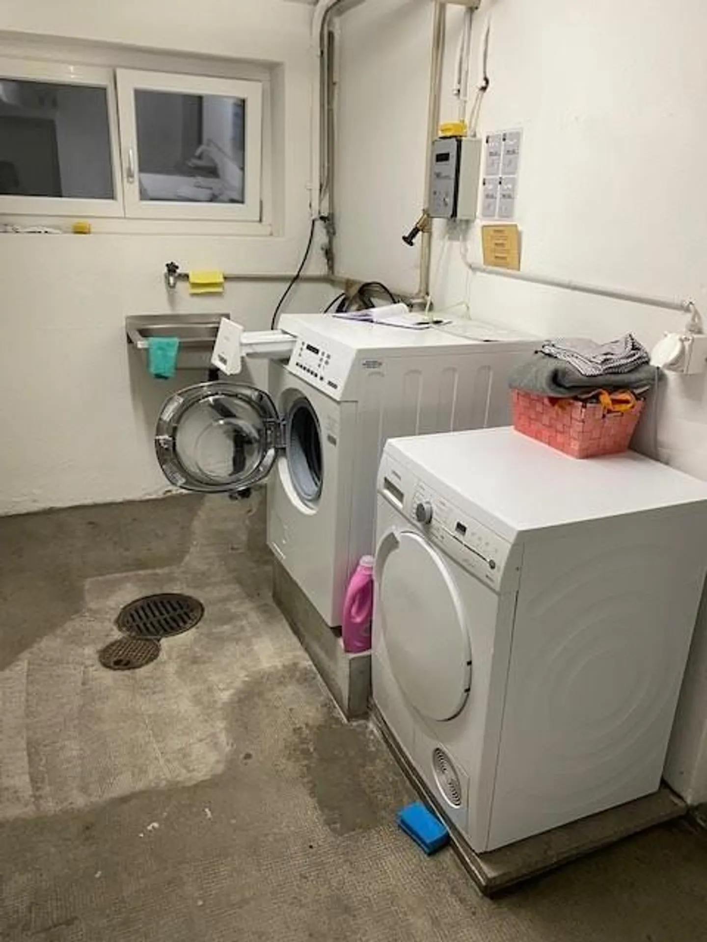 Appartamento moderno, situato al 2° piano a destra, vicino al Reno - Foto 6 di 9