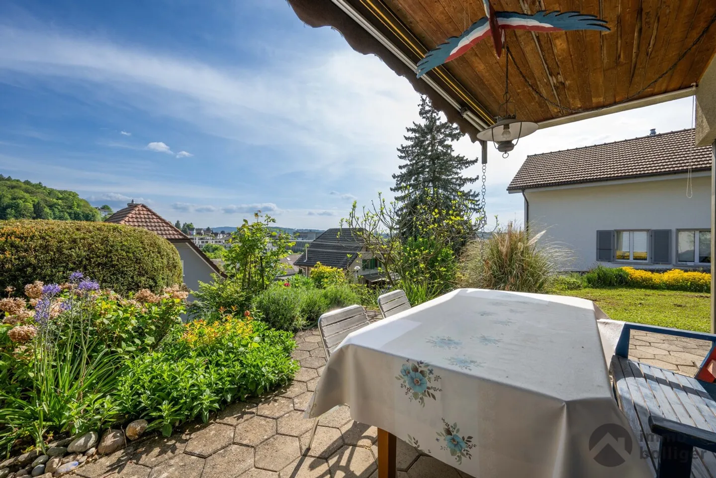 Une maison avec du caractère et du potentiel dans un emplacement attrayant - Photo 12 sur 13