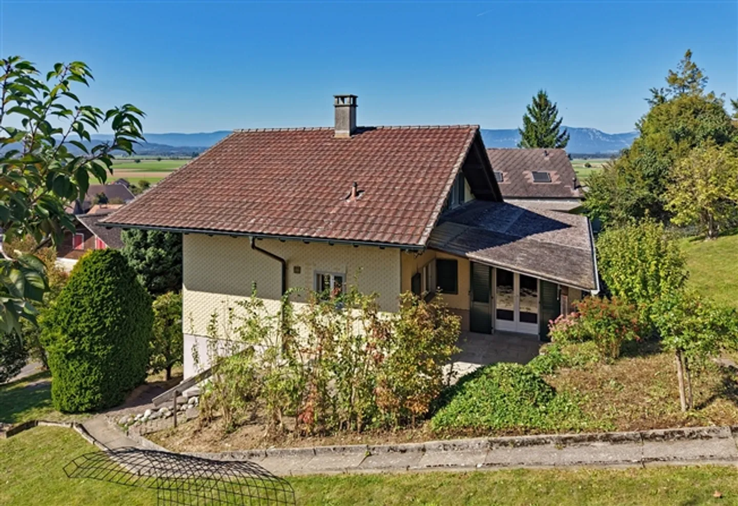 "Bouland a un lago degno di kurtaxe con vista da sogno su Jura, Mitteland e Alpi" - Foto 11 di 20