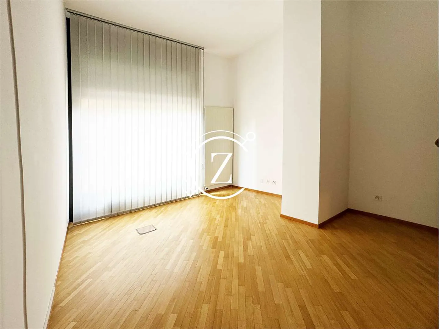 Büro 1 Raum mit Schaufenster im Zentrum von Lugano - Foto 1 von 1