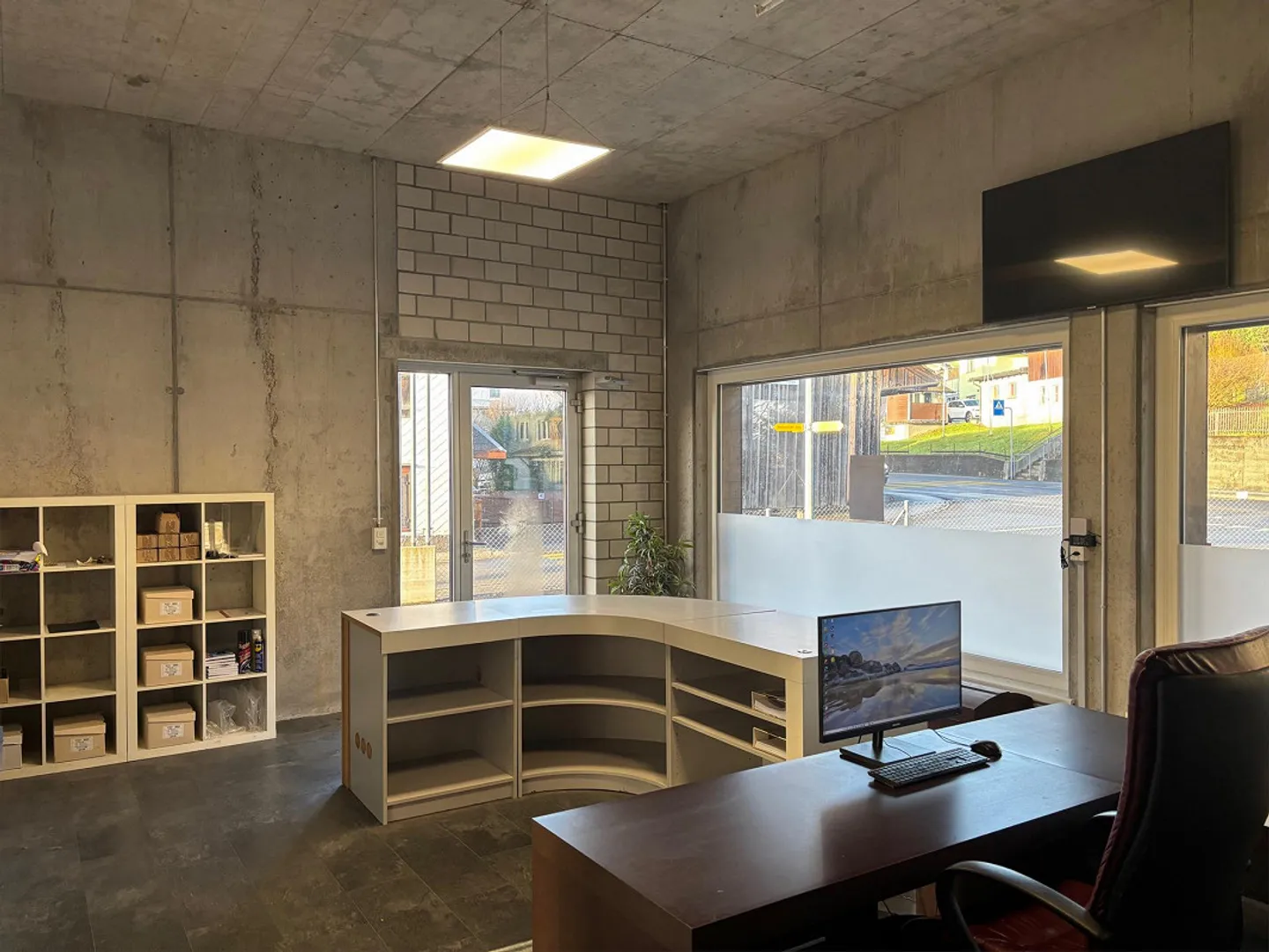 Espace commercial sur une rue très fréquentée (160m2) - Photo 3 sur 6