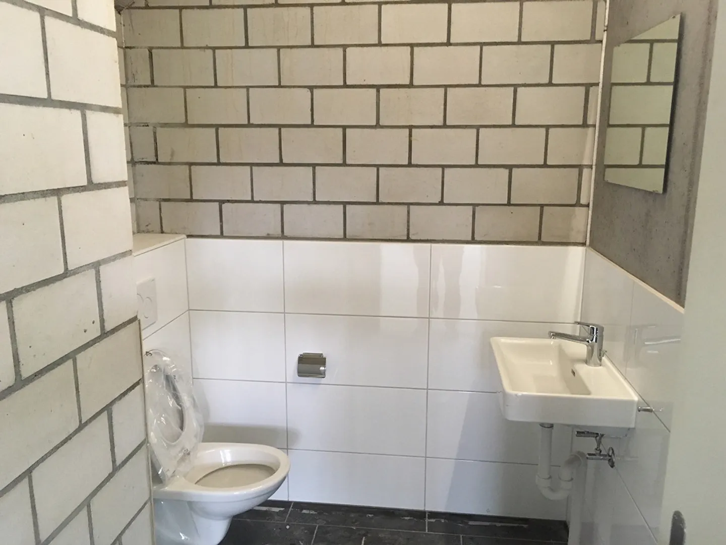 Espace commercial sur une rue très fréquentée (160m2) - Photo 4 sur 6