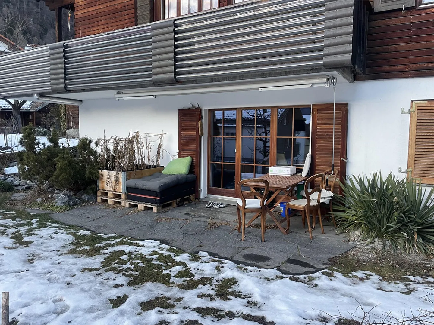 Appartement meublé 2 pièces à Tamins, limité jusqu'en juillet/négociable - Photo 1 sur 6