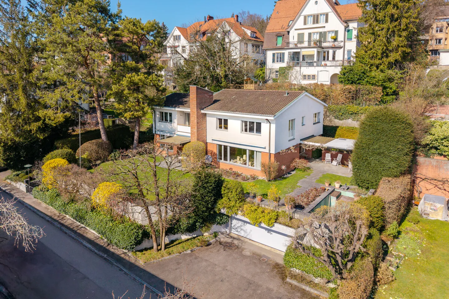 Architettura concisa degli anni '60 per famiglie a Zurigo Hottingen - Foto 1 di 5