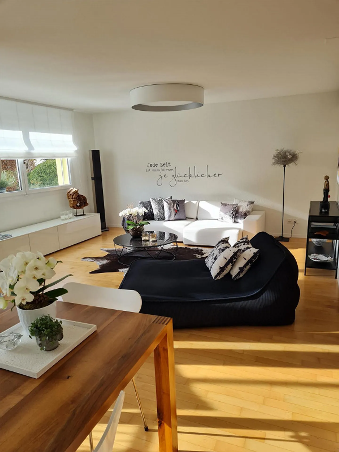 Modern family-friendly 5 1/2 room garden apartment - Photo 1 of 11