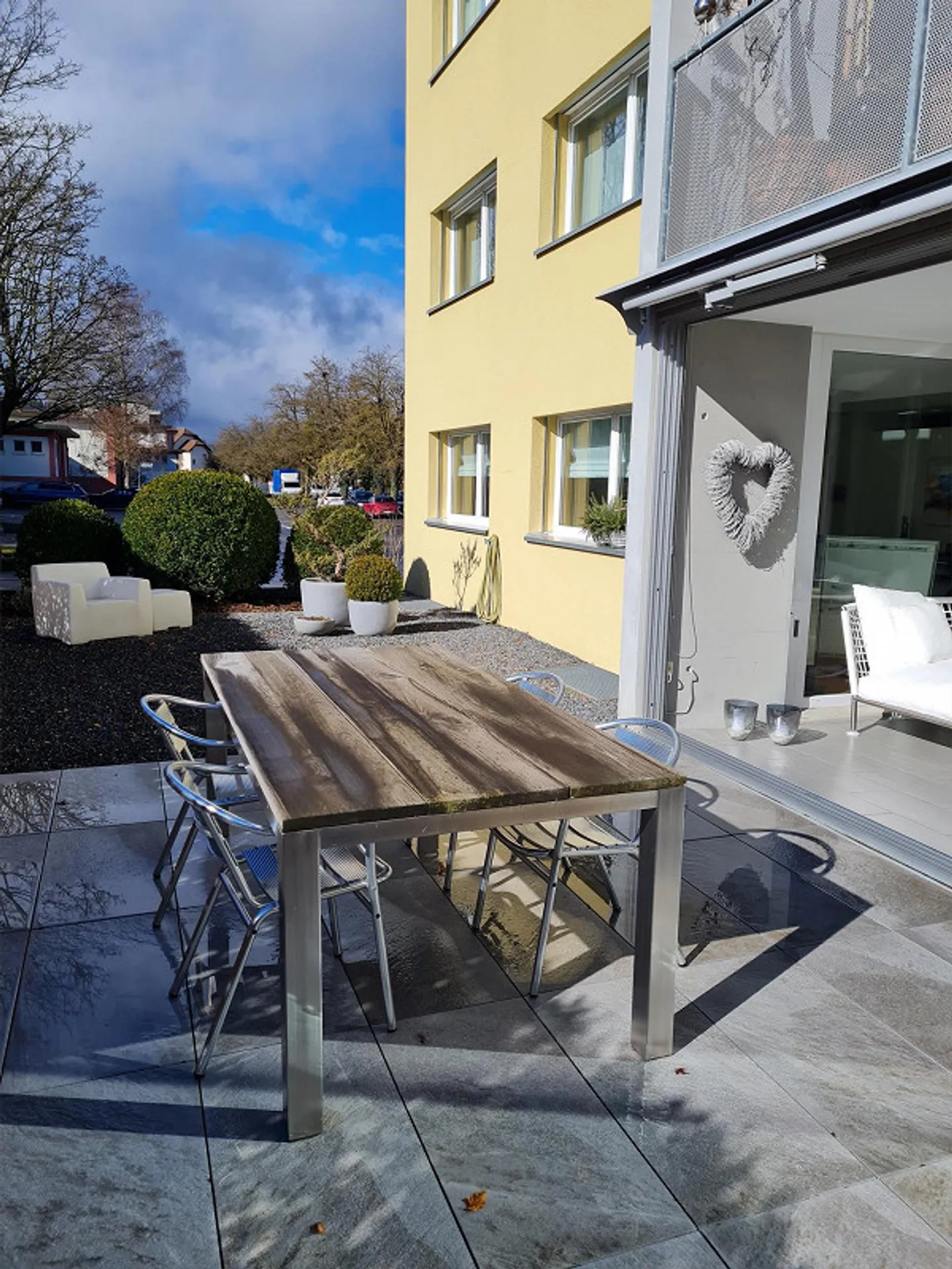 Modern family-friendly 5 1/2 room garden apartment - Photo 10 of 11