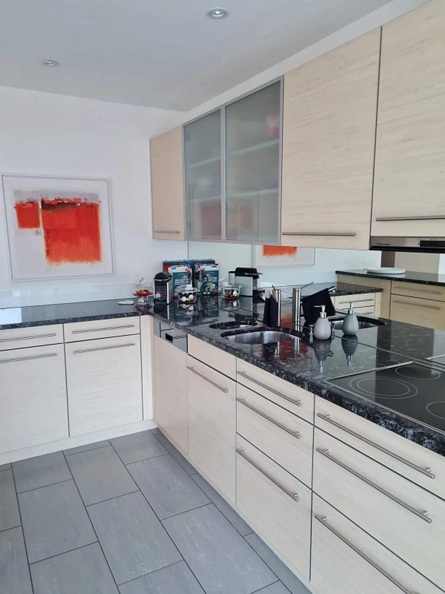 Modern family-friendly 5 1/2 room garden apartment - Photo 4 of 11