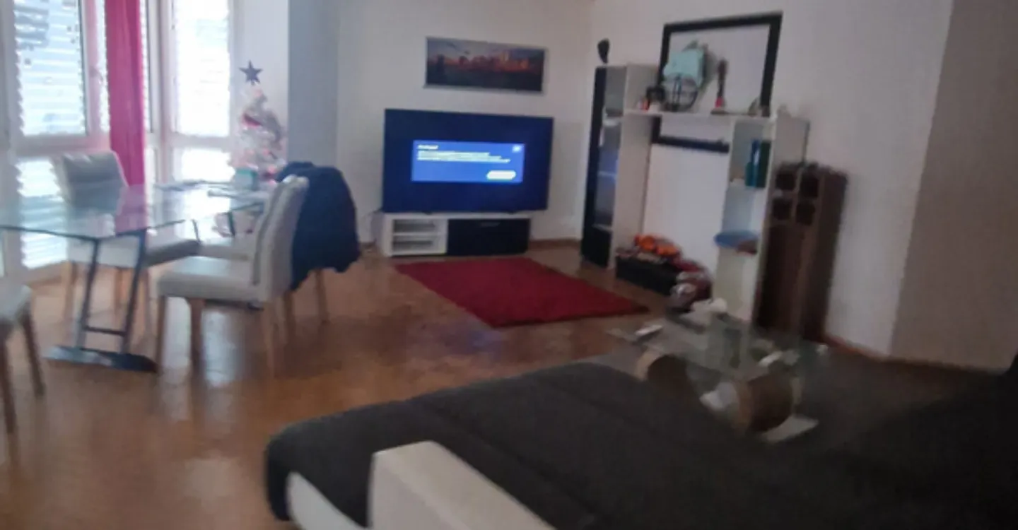 Appartement spacieux 4.5 pièces - Photo 3 sur 4