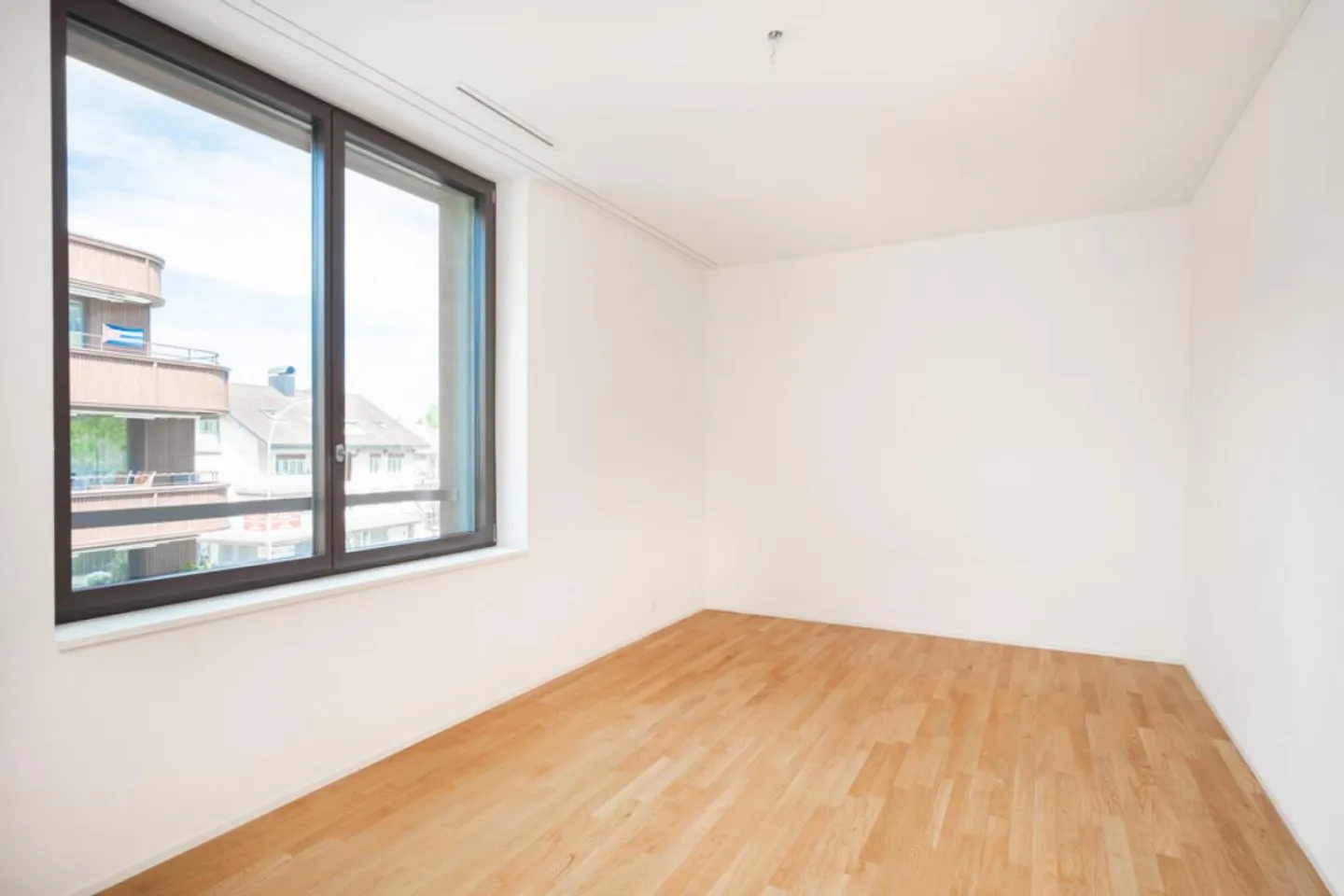 Central Living and Benefit from Bonacasa Services - Photo 3 of 6