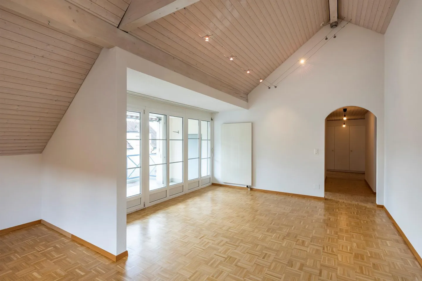 Appartamento moderno in posizione tranquilla - Foto 2 di 10