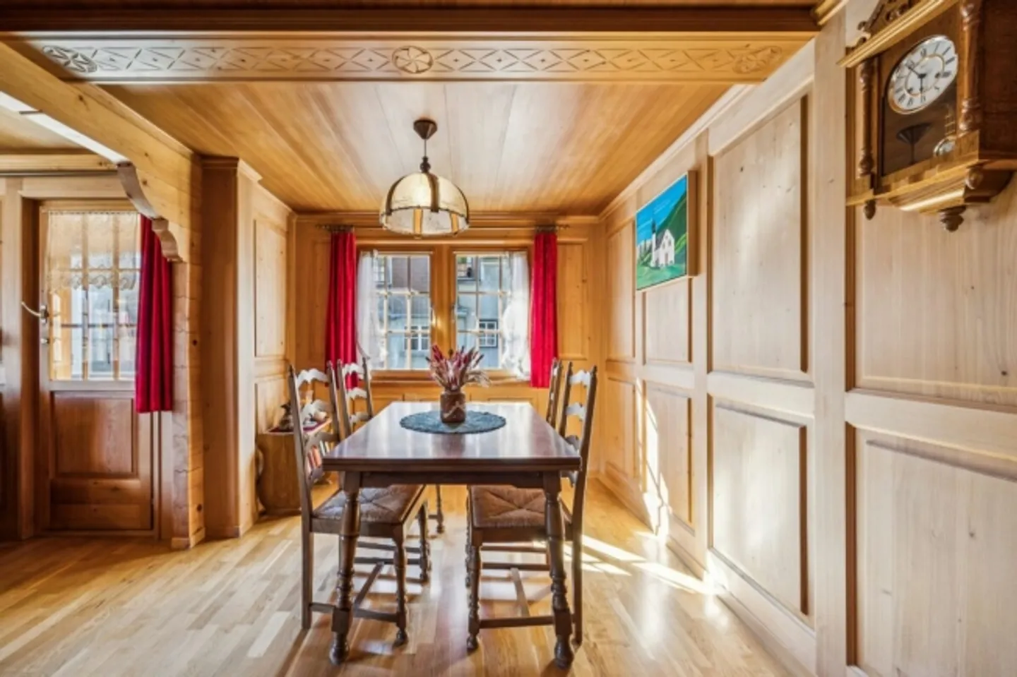 5.5-Zimmer-Chalet mit grossem Ausbaupotenzial - Foto 4 von 13