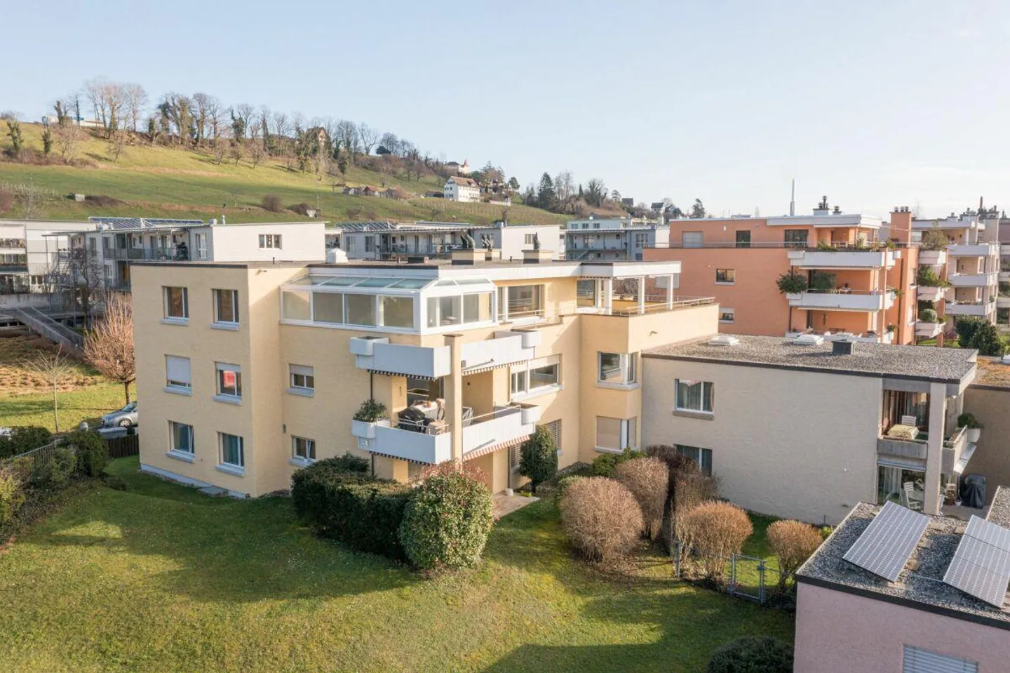 Esclusivo appartamento attico di 5½ locali con terrazza sul tetto di 95 m² e vista lago - Foto 7 di 7