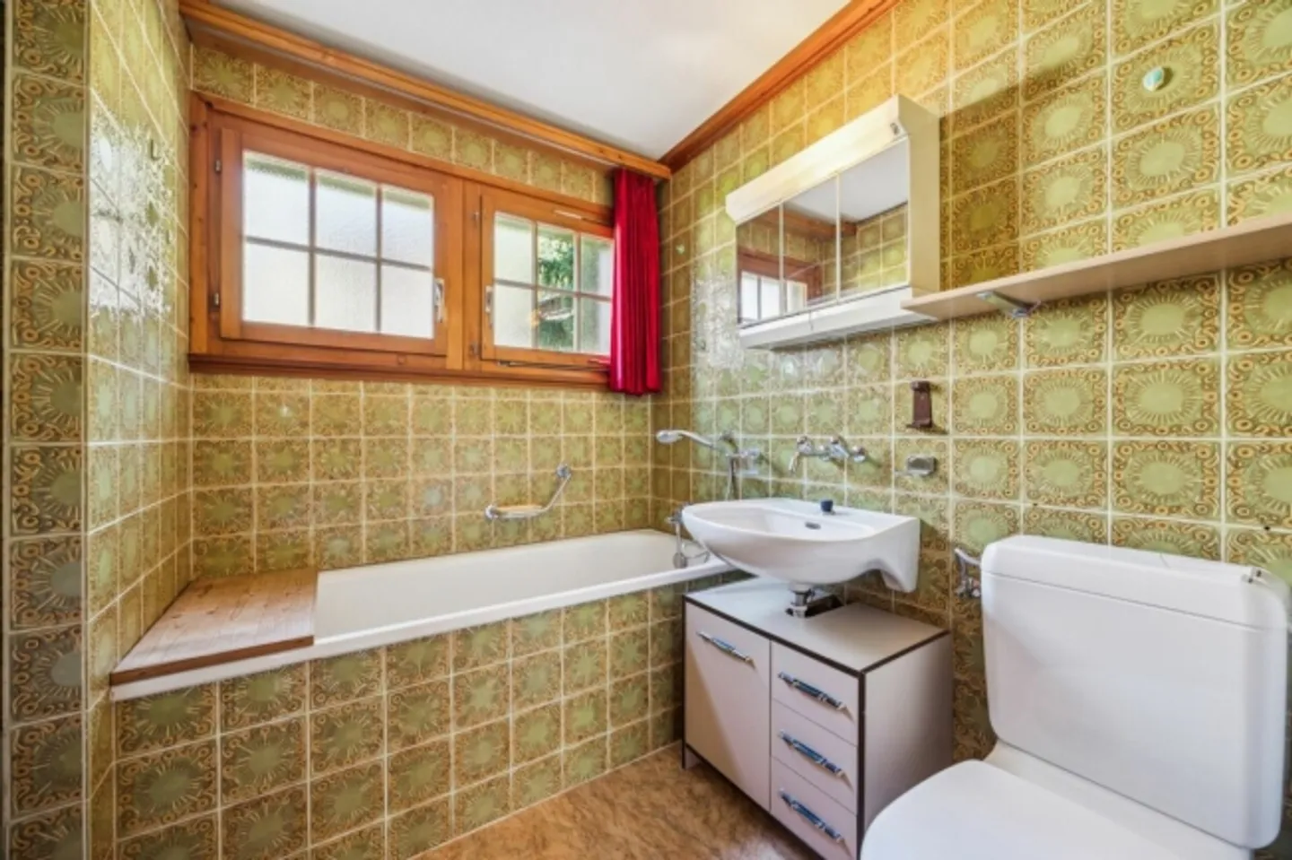 5.5-Zimmer-Chalet mit grossem Ausbaupotenzial - Foto 8 von 13