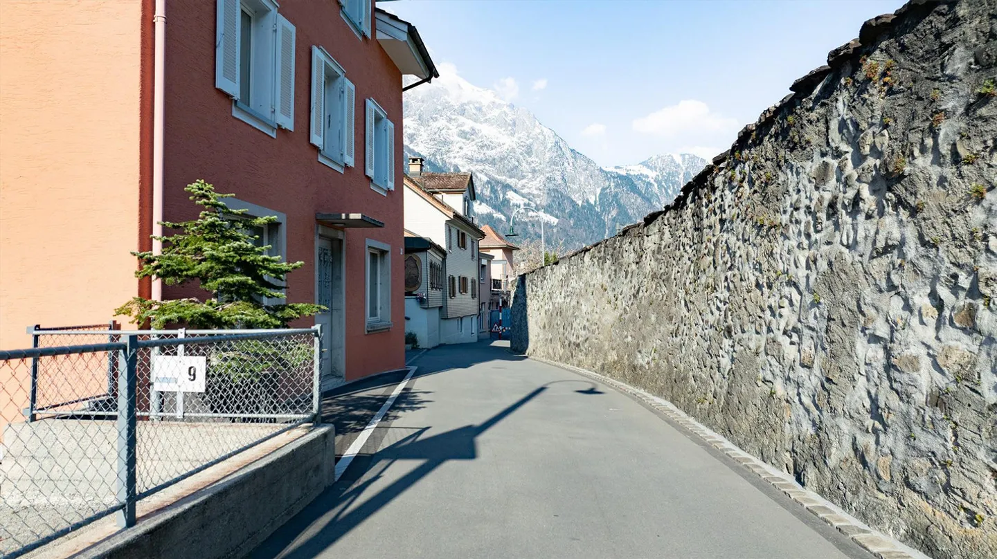 Lavorare centralmente ad Altdorf – Ufficio o studio di 2 stanze - Foto 1 di 8