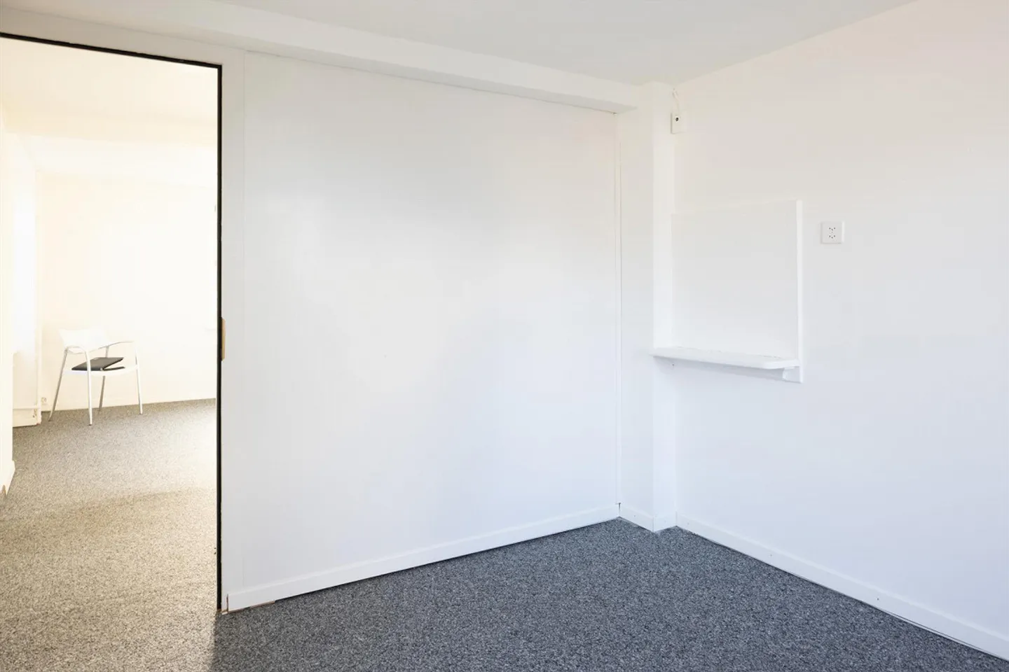 Lavorare centralmente ad Altdorf – Ufficio o studio di 2 stanze - Foto 7 di 8