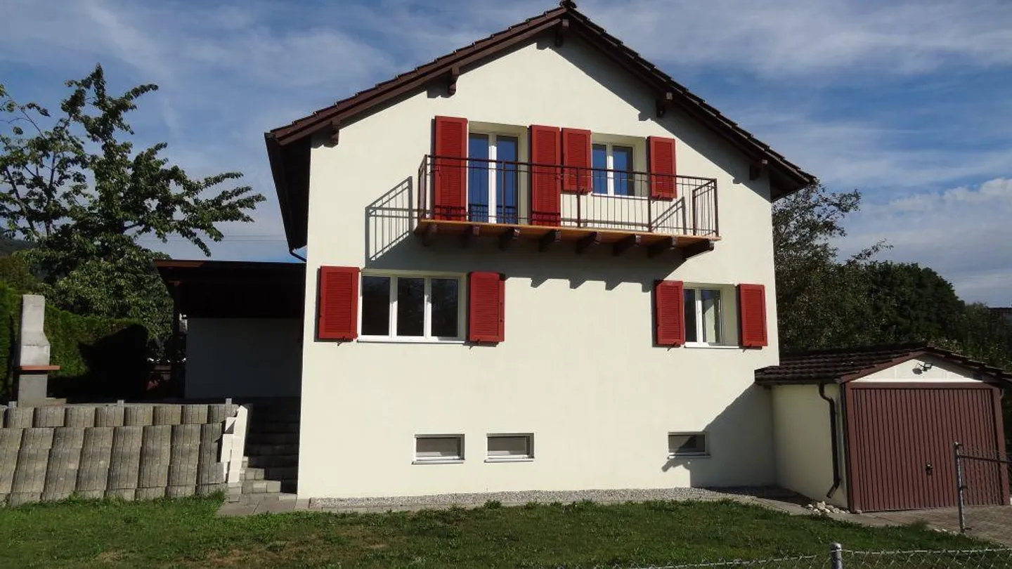 Charming single-family house for temporary rent in Sevelen - Photo 1 of 27