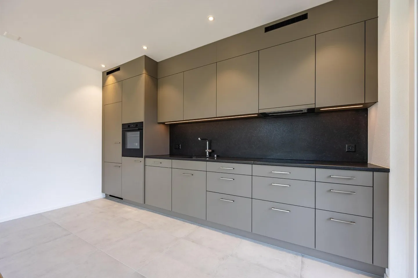 Moderne 2.5-Zimmer-Wohnung - Foto 2 von 13