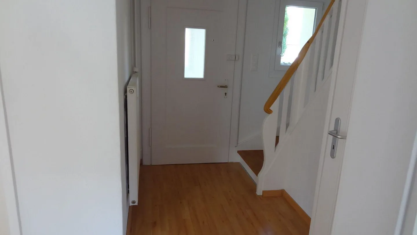 Charming single-family house for temporary rent in Sevelen - Photo 9 of 27