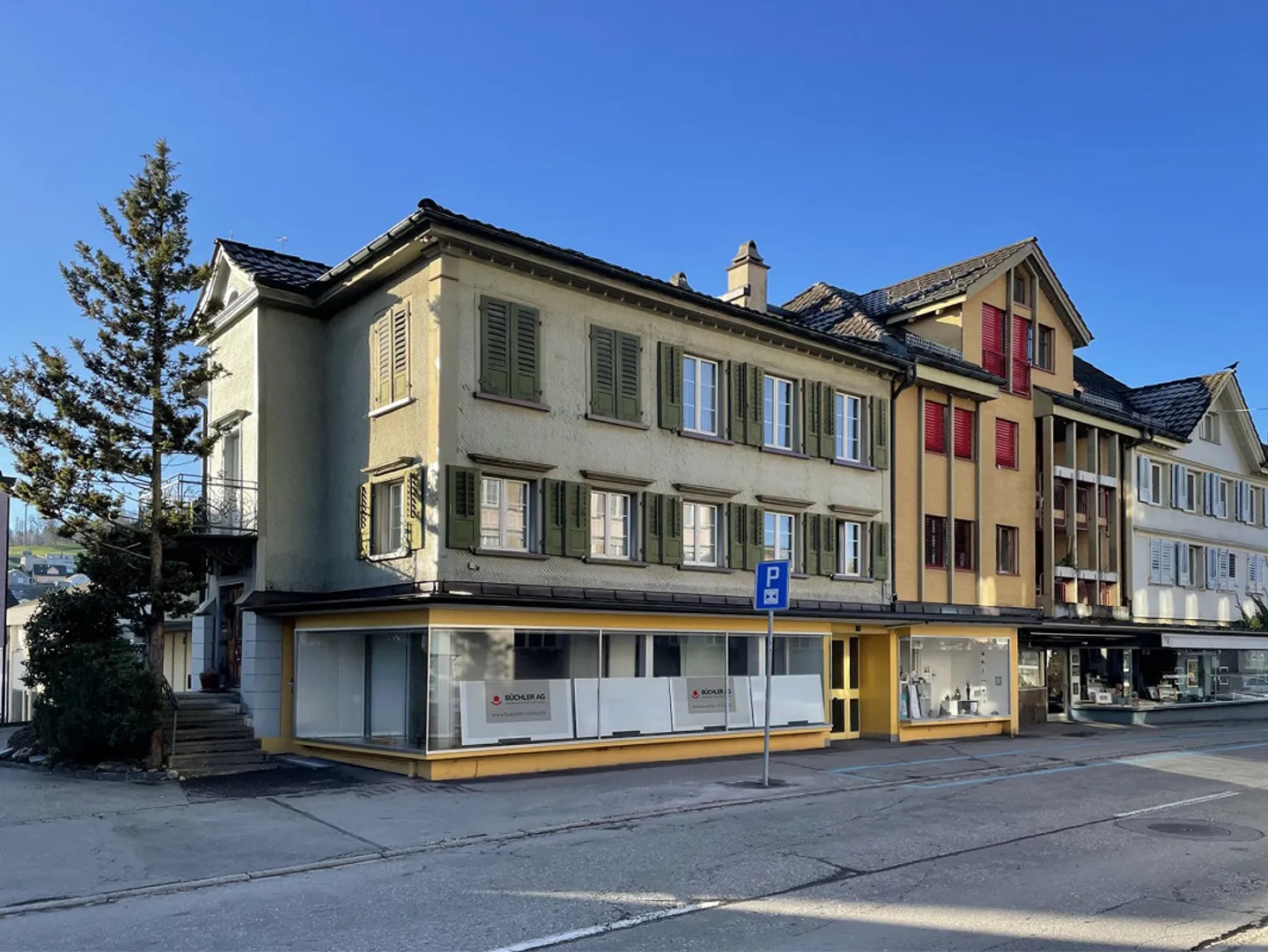 Living & Working in a Central Location – Versatile Residential and Commercial Property - Photo 1 of 8