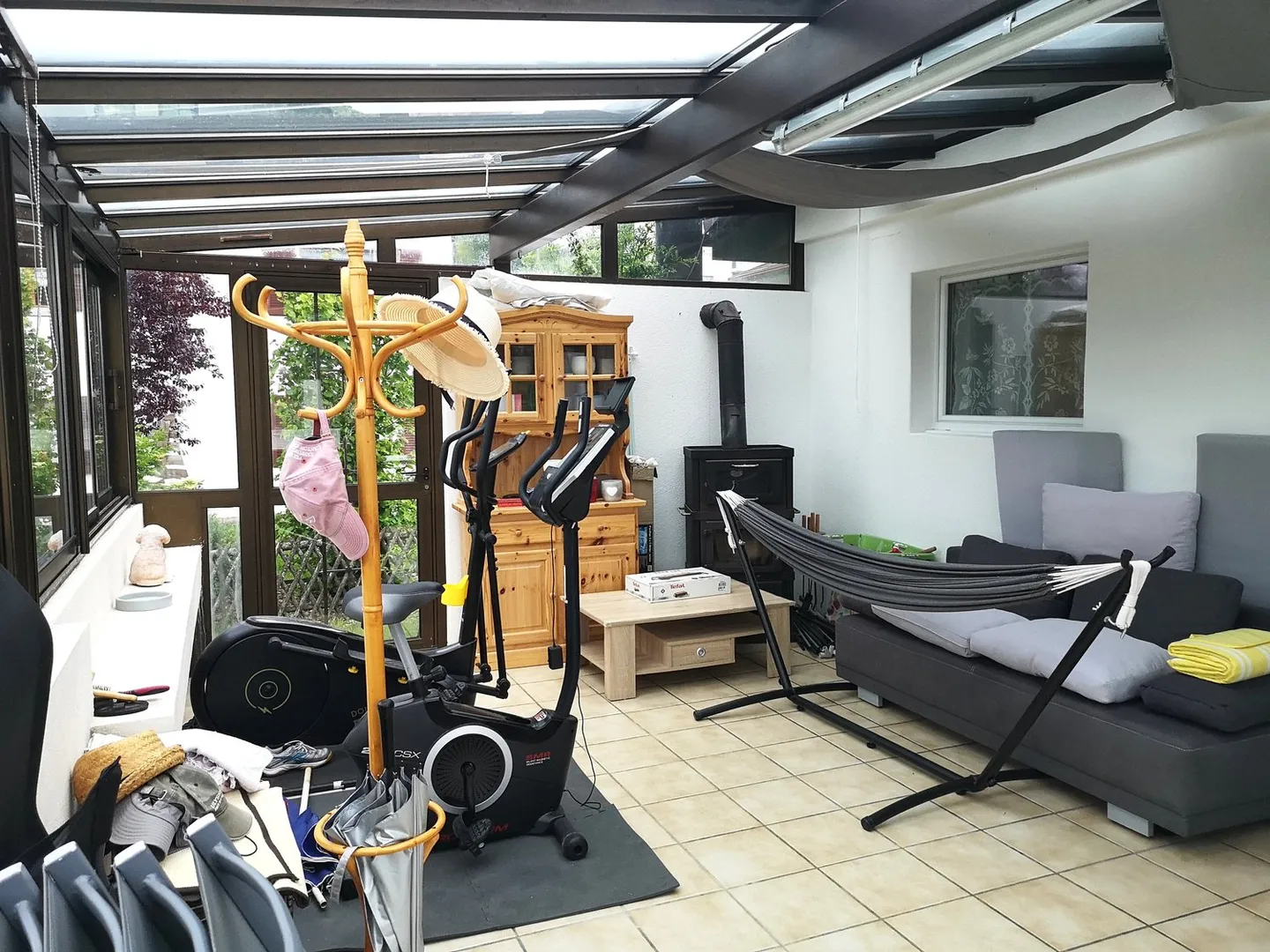 Maison avec deux appartements dans un endroit calme, avec garage et places de parking - Photo 7 sur 33