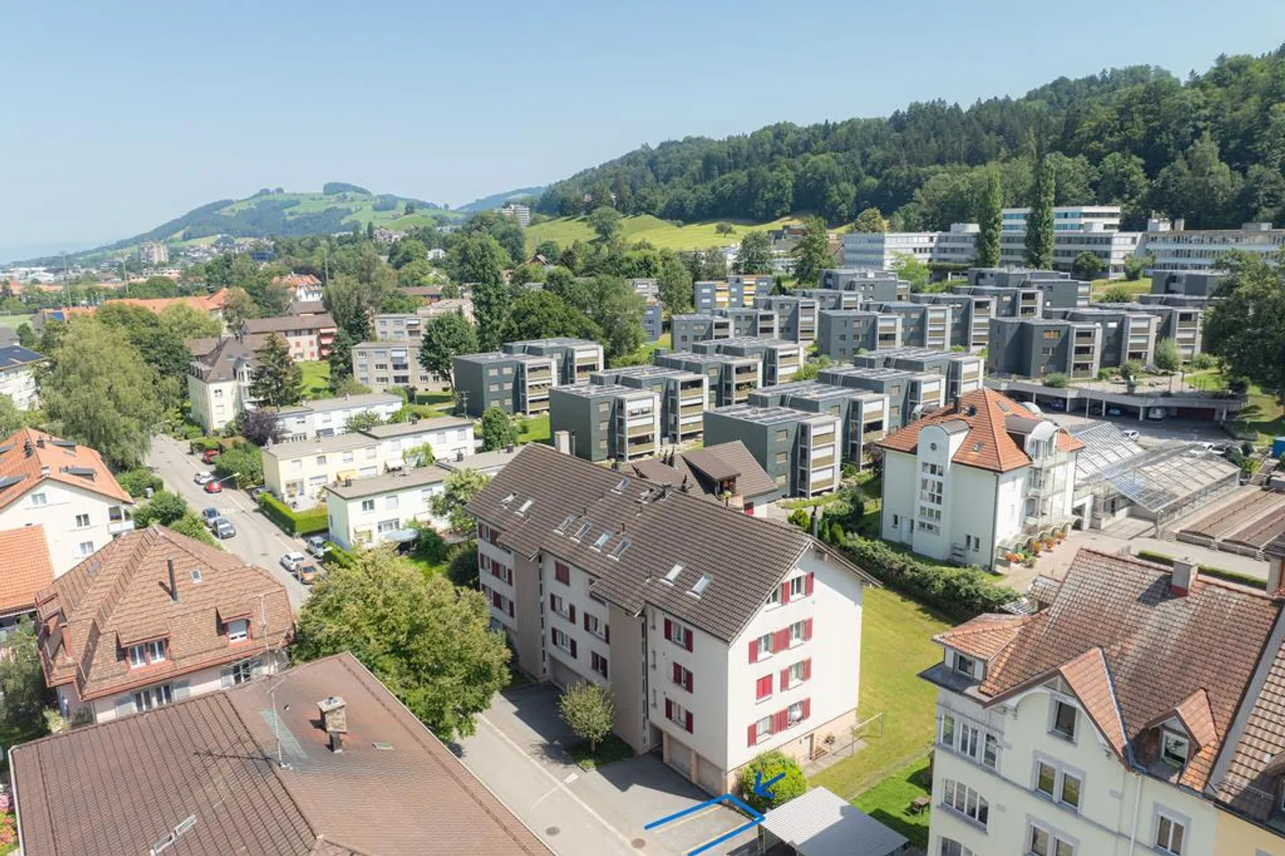 Parking space for rent - close to the city in St. Gallen - Photo 2 of 3