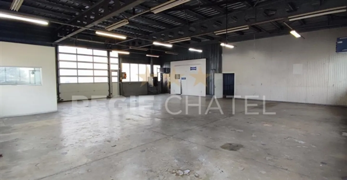 Espace de stockage industriel spacieux - Photo 3 sur 5