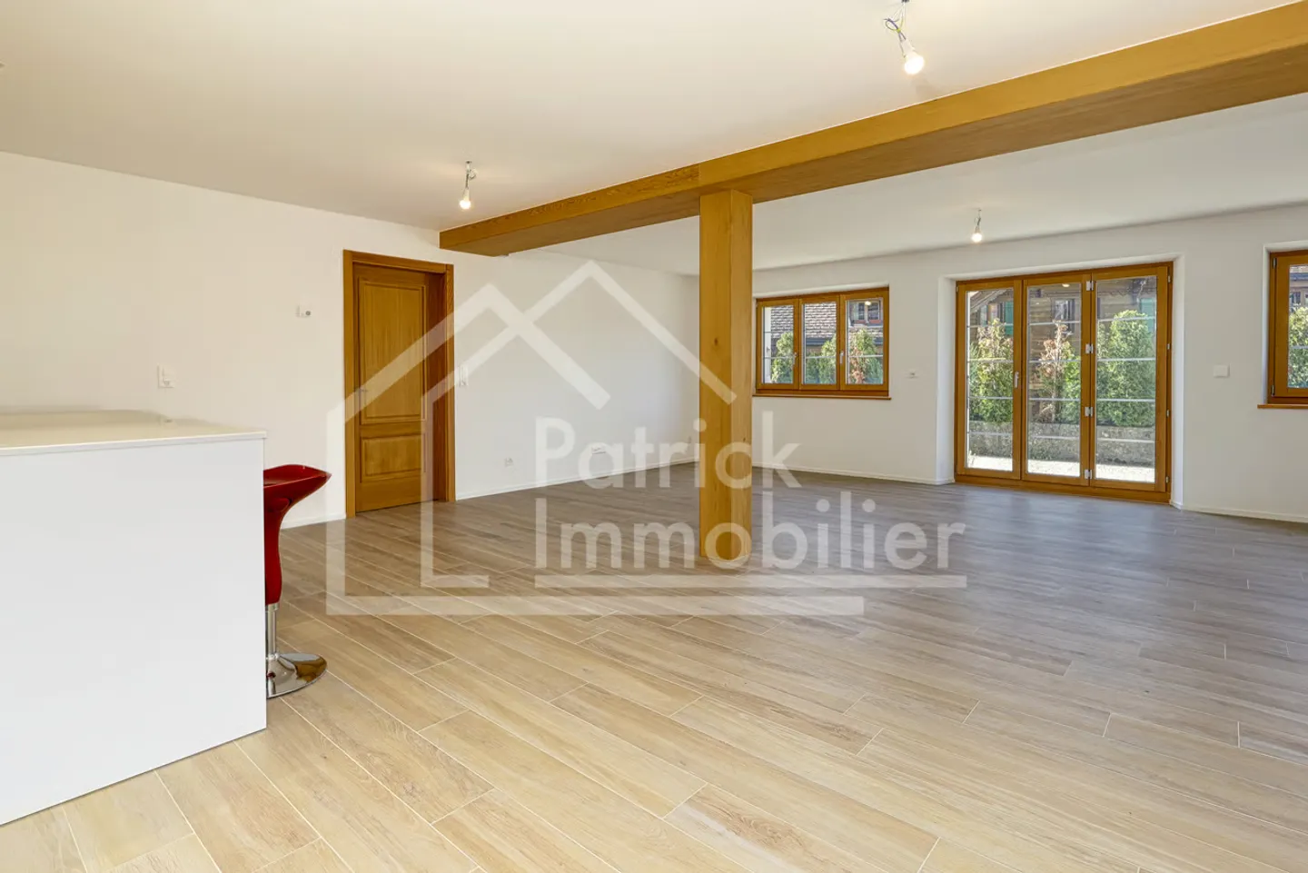 Spacieux appartement de 5.5 pièces avec terrasse de 100 m² - Foto 2 von 13