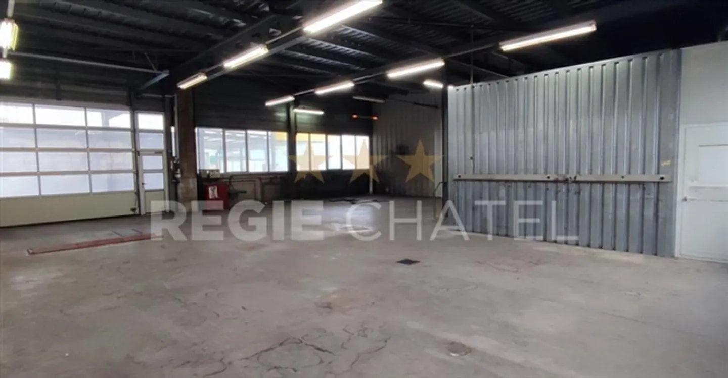 Espace de stockage industriel spacieux - Photo 4 sur 5