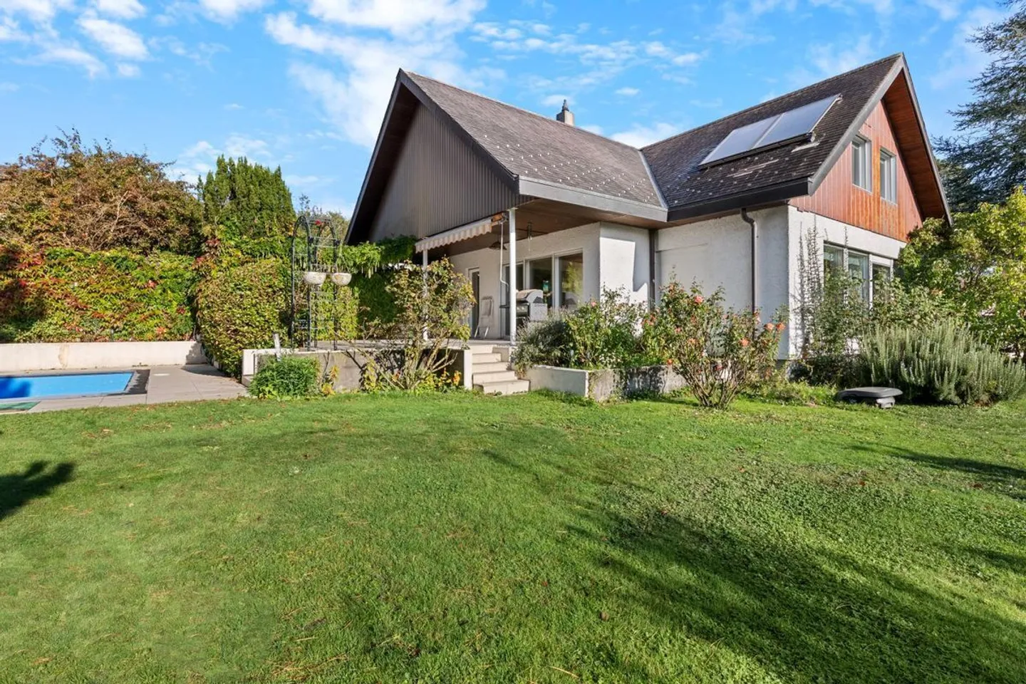 House with great potential - Photo 2 of 13