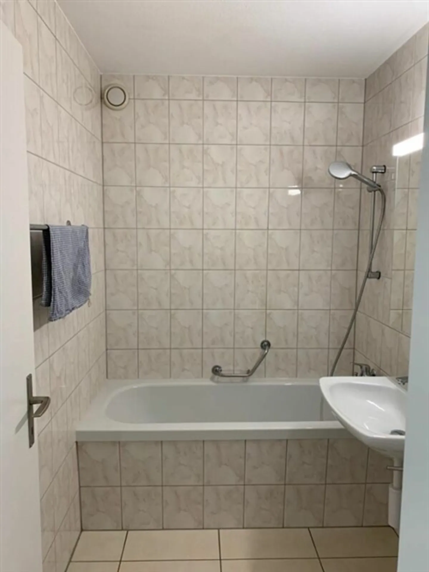 Appartamento 3.5 locali in buona posizione, ideale come investimento - Foto 5 di 8