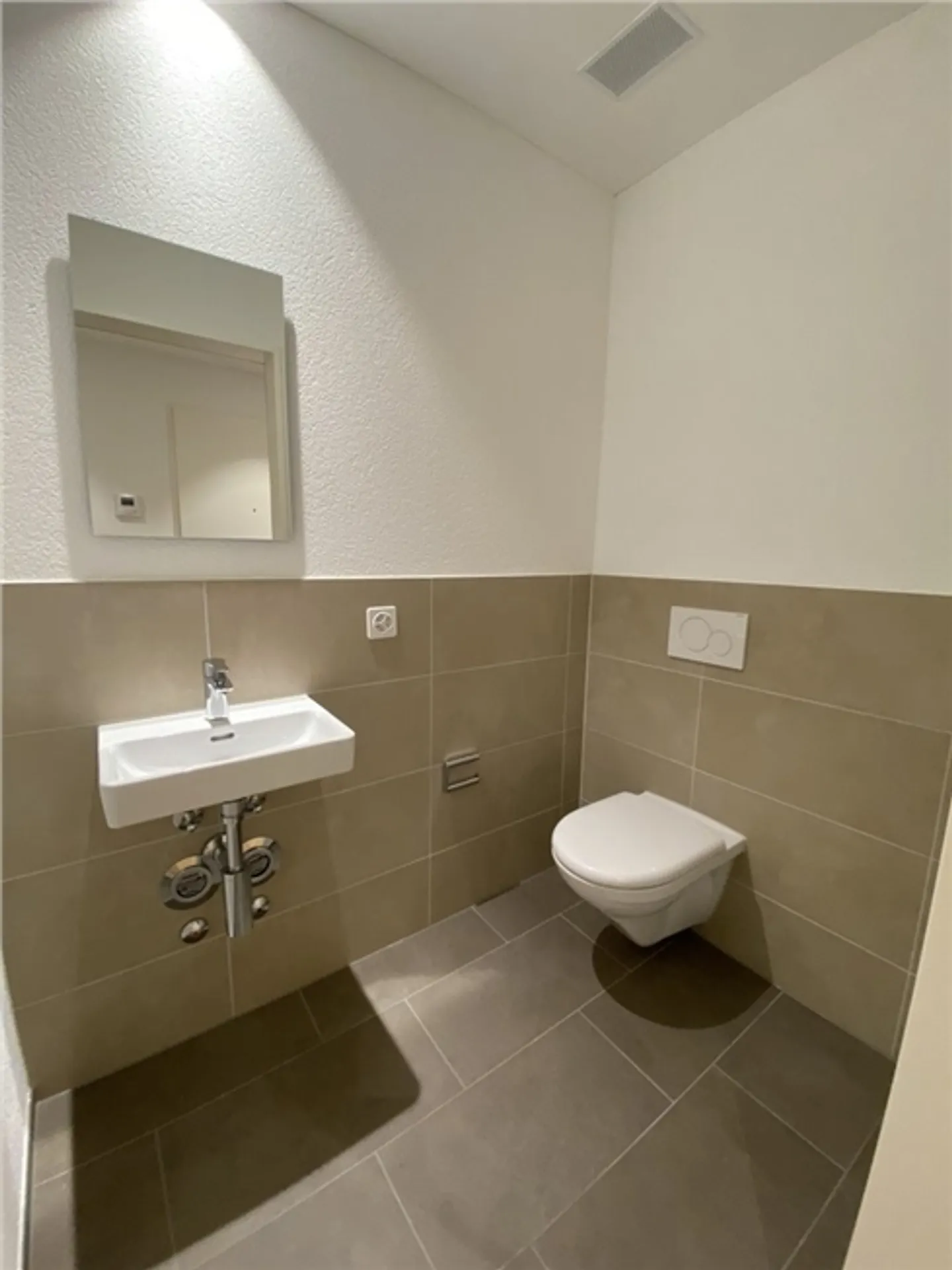 Living in a central location - Photo 7 of 8