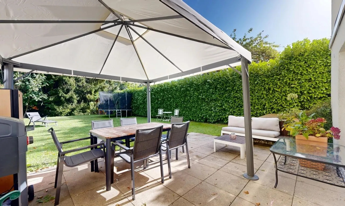 Splendida casa a schiera con vista mozzafiato sulla foresta - Foto 3 di 11