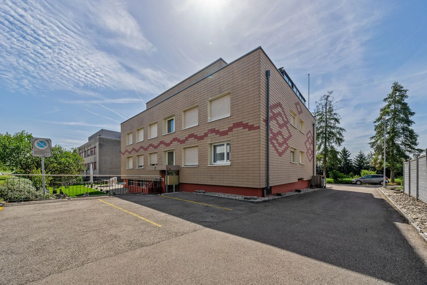 Appartamento attico di 4,5 stanze completamente ristrutturato con grande terrazza e vista panoramica! - Foto 19 di 22