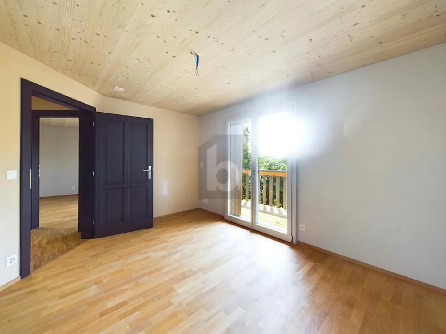 Apartment for rent - Photo 3 of 6