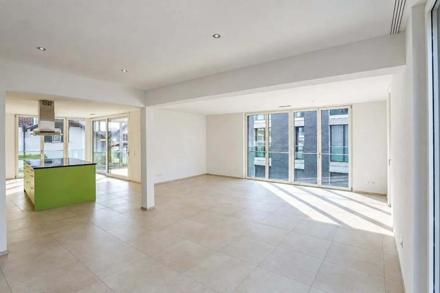 Vivere con stile nella migliore posizione centrale: Grande appartamento di 3.5 o 4.5 stanze... - Foto 1 di 13