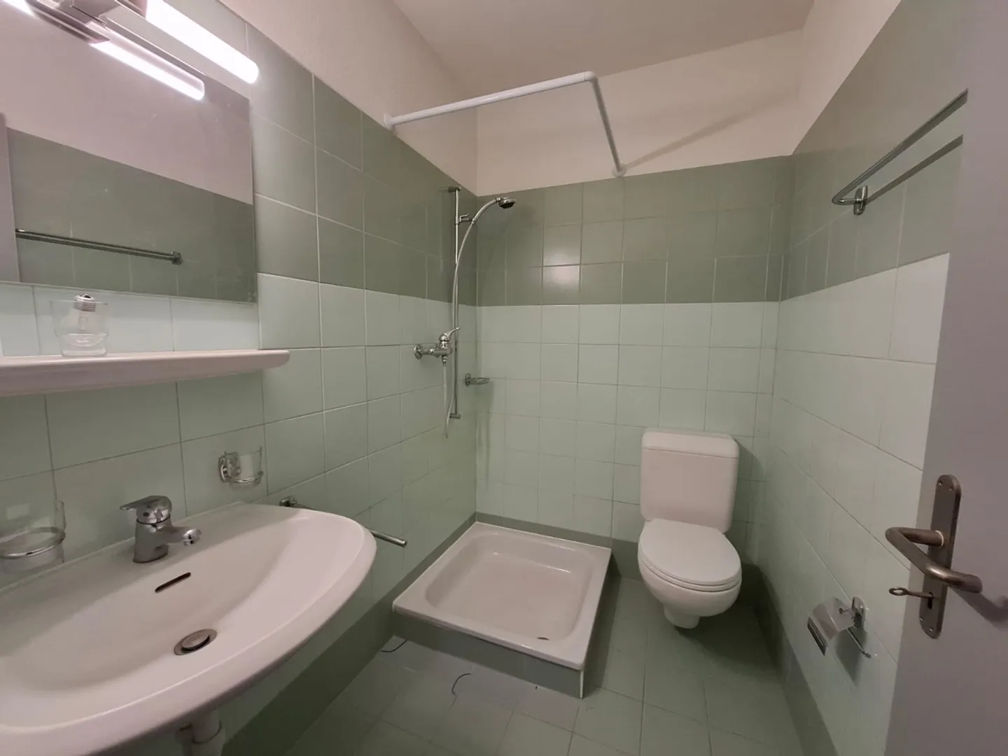 Investitionsmöglichkeit in Tenero-Contra: Wohngebäude mit 7 Wohnungen und einkommensgenerierendem Gewerberaum - Foto 11 von 12