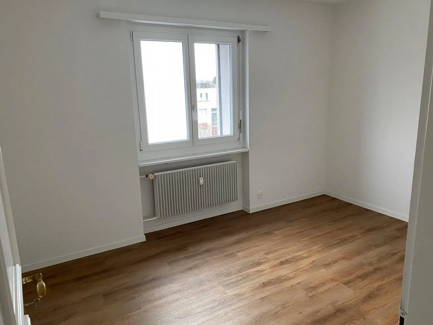 Appartement 3 pièces confortable et bien entretenu avec grand balcon - Photo 4 sur 12