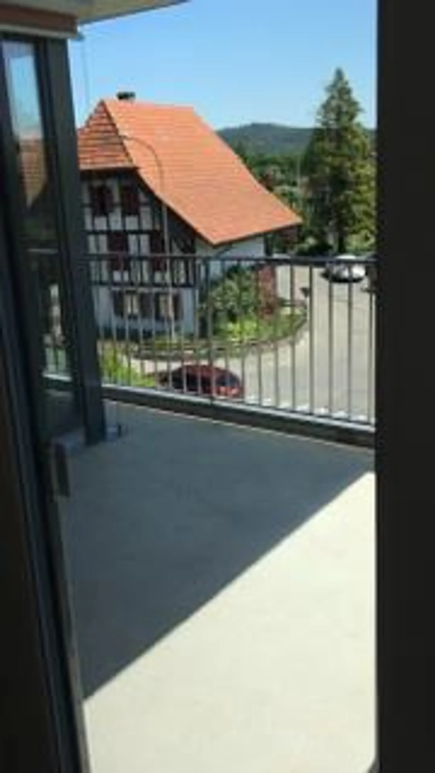Appartement 3 pièces confortable et bien entretenu avec grand balcon - Photo 10 sur 12