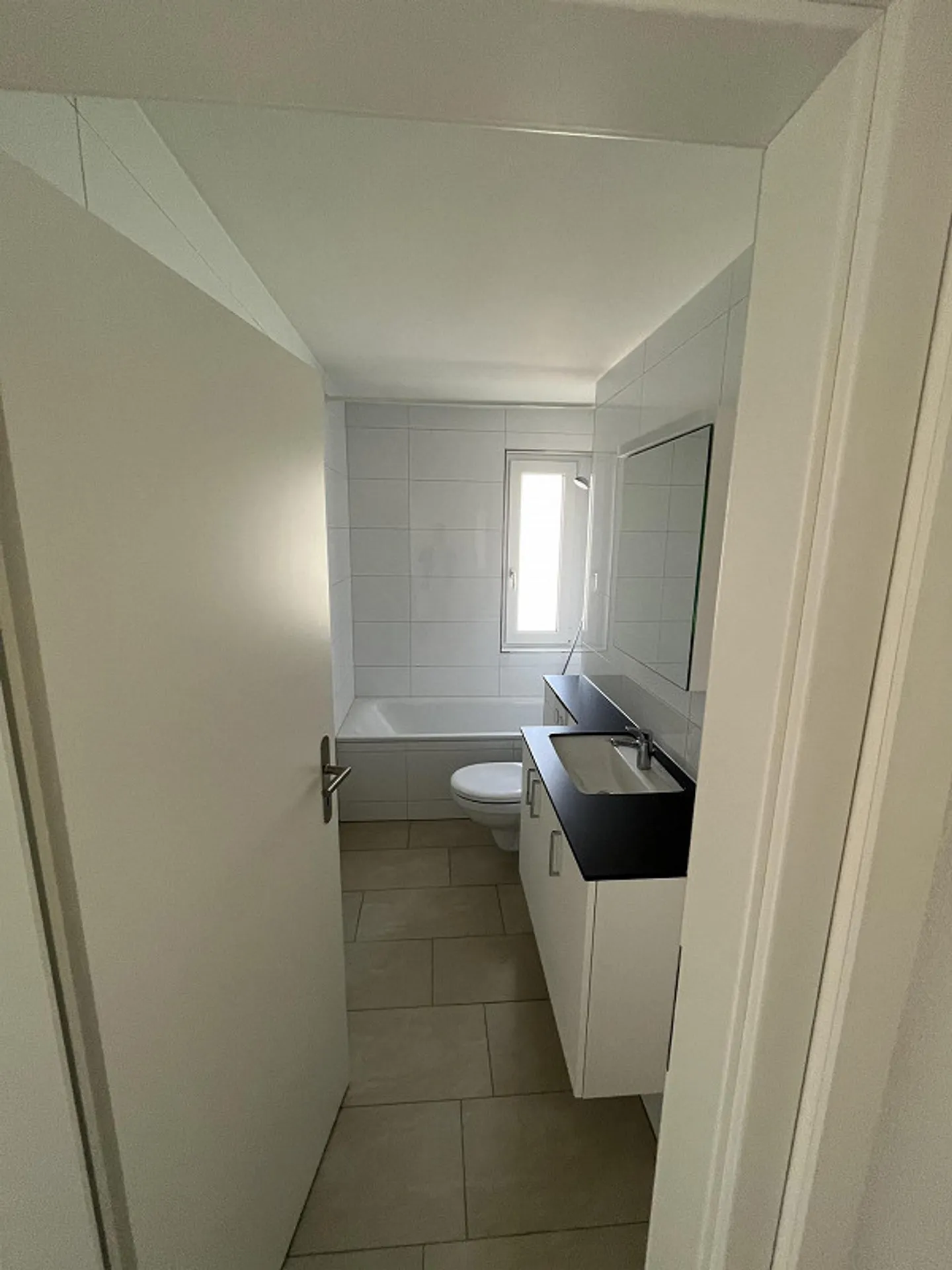 Cercasi nuovo inquilino per appartamento luminoso e moderno di 2,5 stanze - Foto 4 di 6