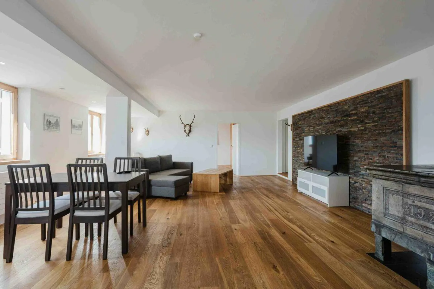 La tradition rencontre la modernité - Maison individuelle de 6,5 pièces avec appartement de 3,5 pièces - Photo 9 sur 13