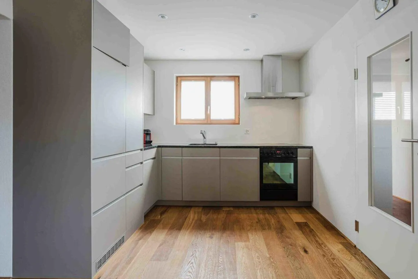 La tradition rencontre la modernité - Maison individuelle de 6,5 pièces avec appartement de 3,5 pièces - Photo 8 sur 13