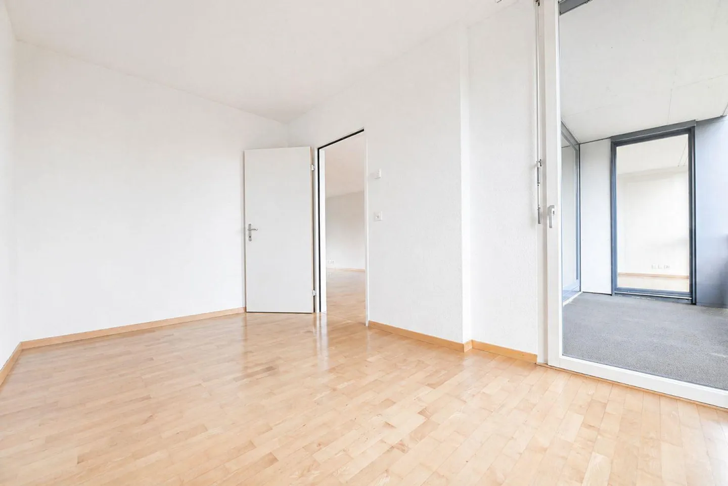 Appartamento 4.5 camere ristrutturato con balcone - Foto 8 di 13