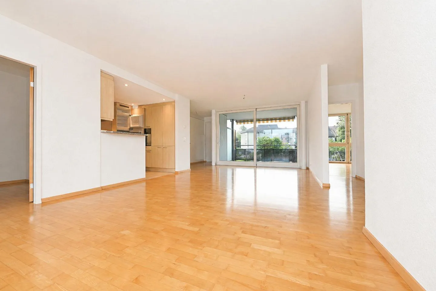 Appartamento 4.5 camere ristrutturato con balcone - Foto 6 di 13