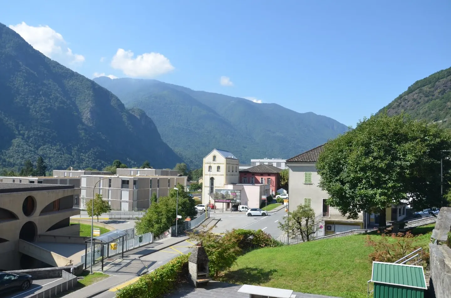 Appartement 3.5 pièces à louer à Grono - Photo 1 sur 11